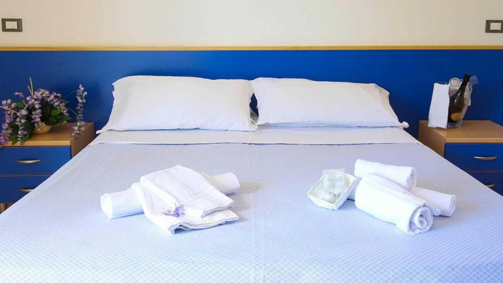 Club Esse Aquilia Beach Village Badolato Marina Dış mekan fotoğraf