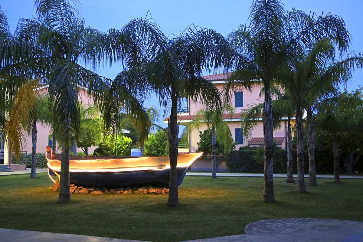 Club Esse Aquilia Beach Village Badolato Marina Dış mekan fotoğraf
