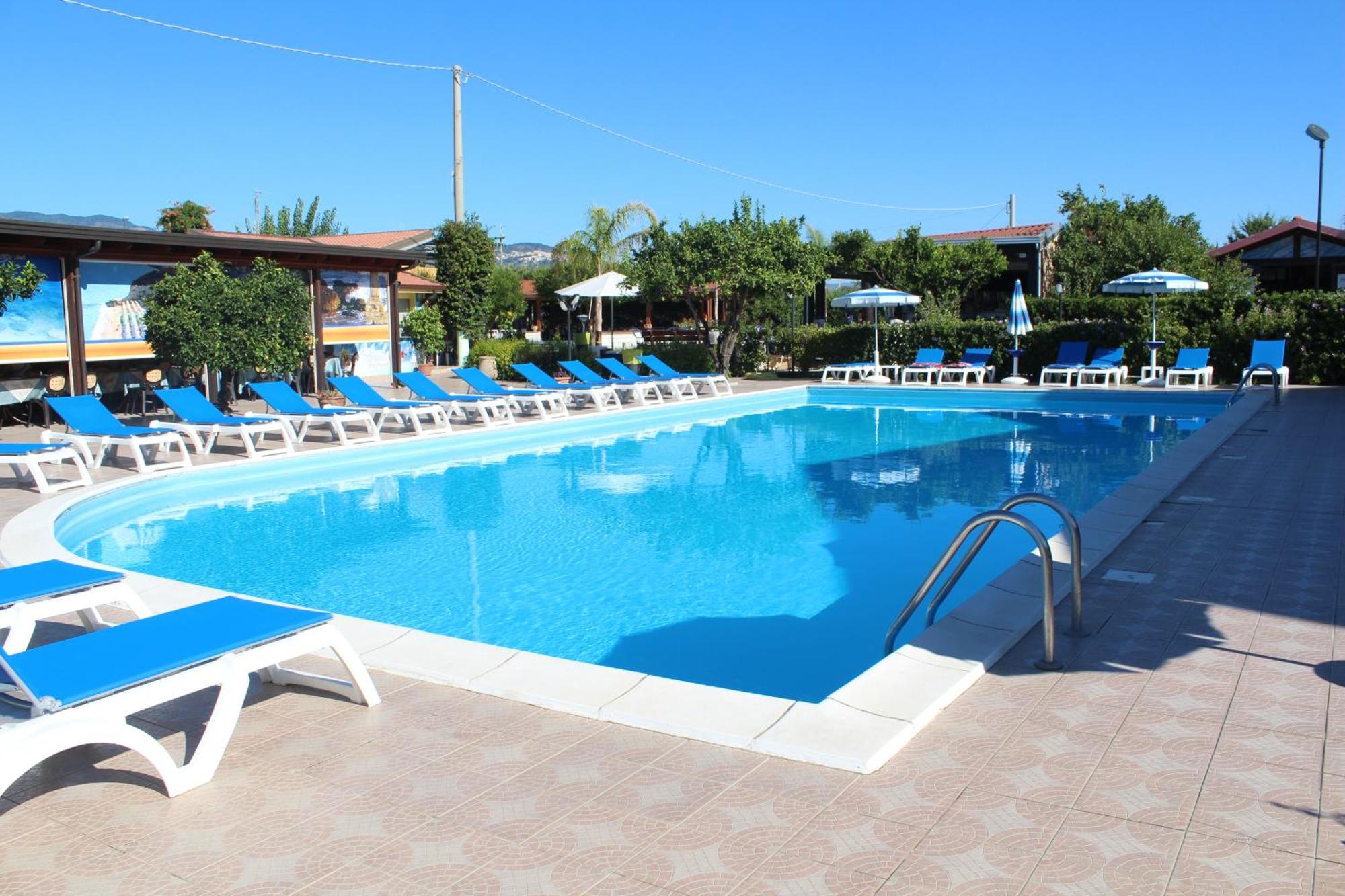 Club Esse Aquilia Beach Village Badolato Marina Dış mekan fotoğraf