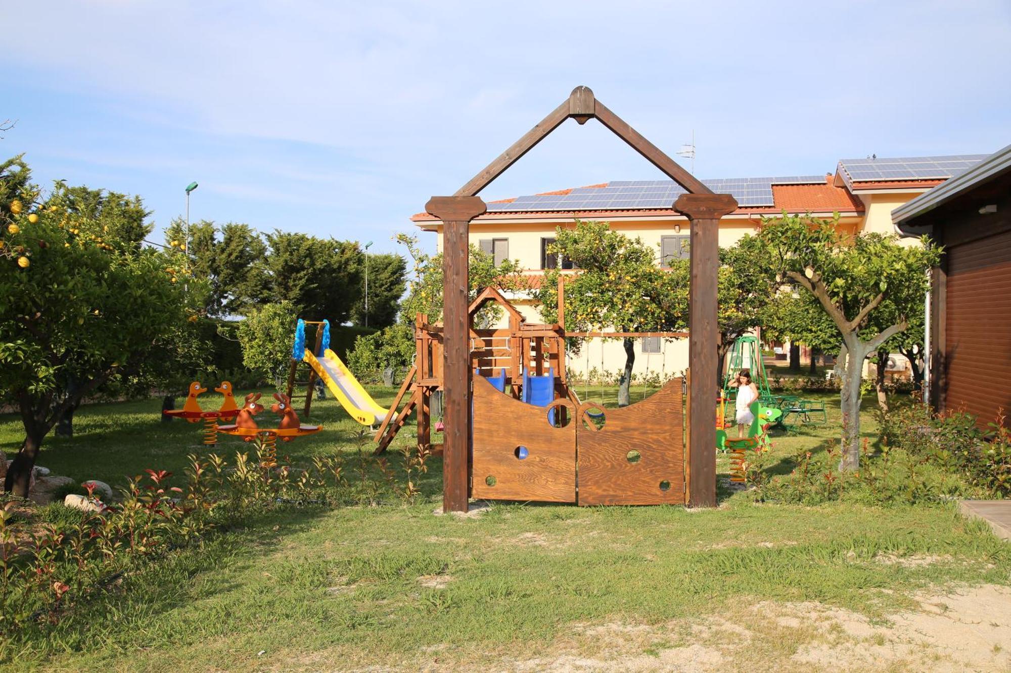 Club Esse Aquilia Beach Village Badolato Marina Dış mekan fotoğraf