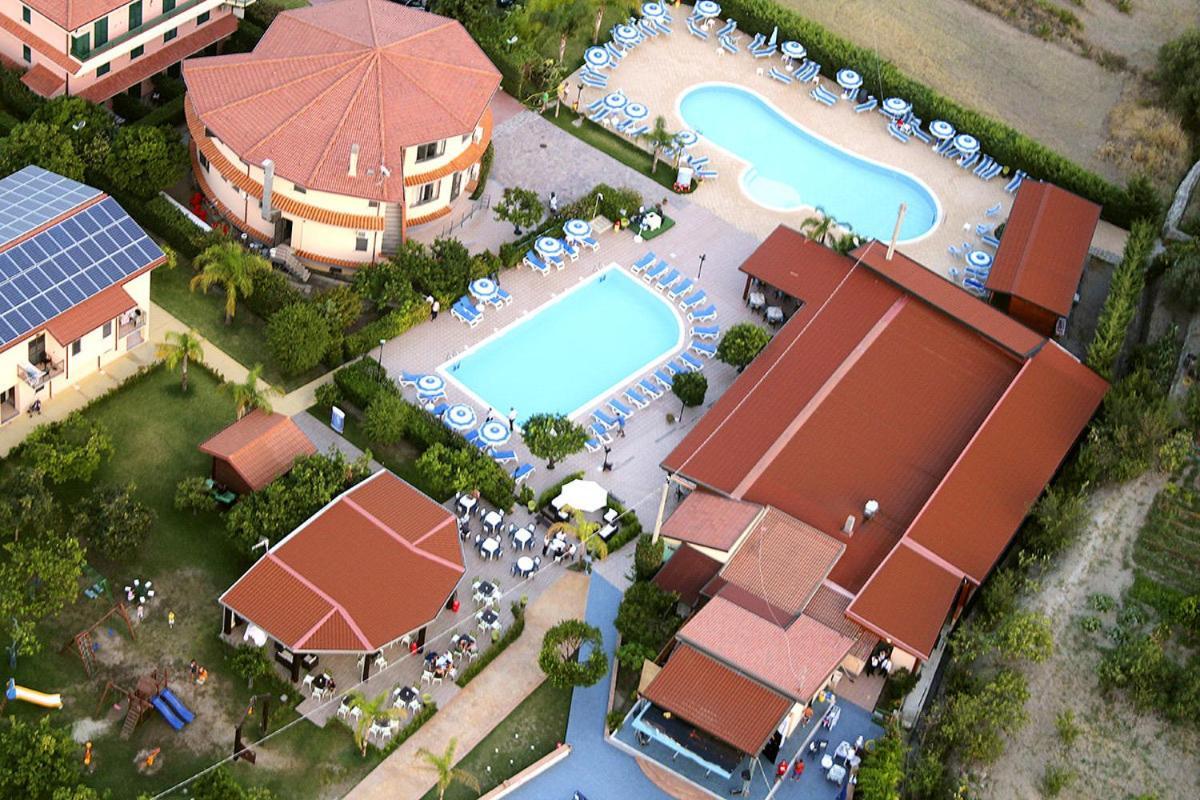 Club Esse Aquilia Beach Village Badolato Marina Dış mekan fotoğraf