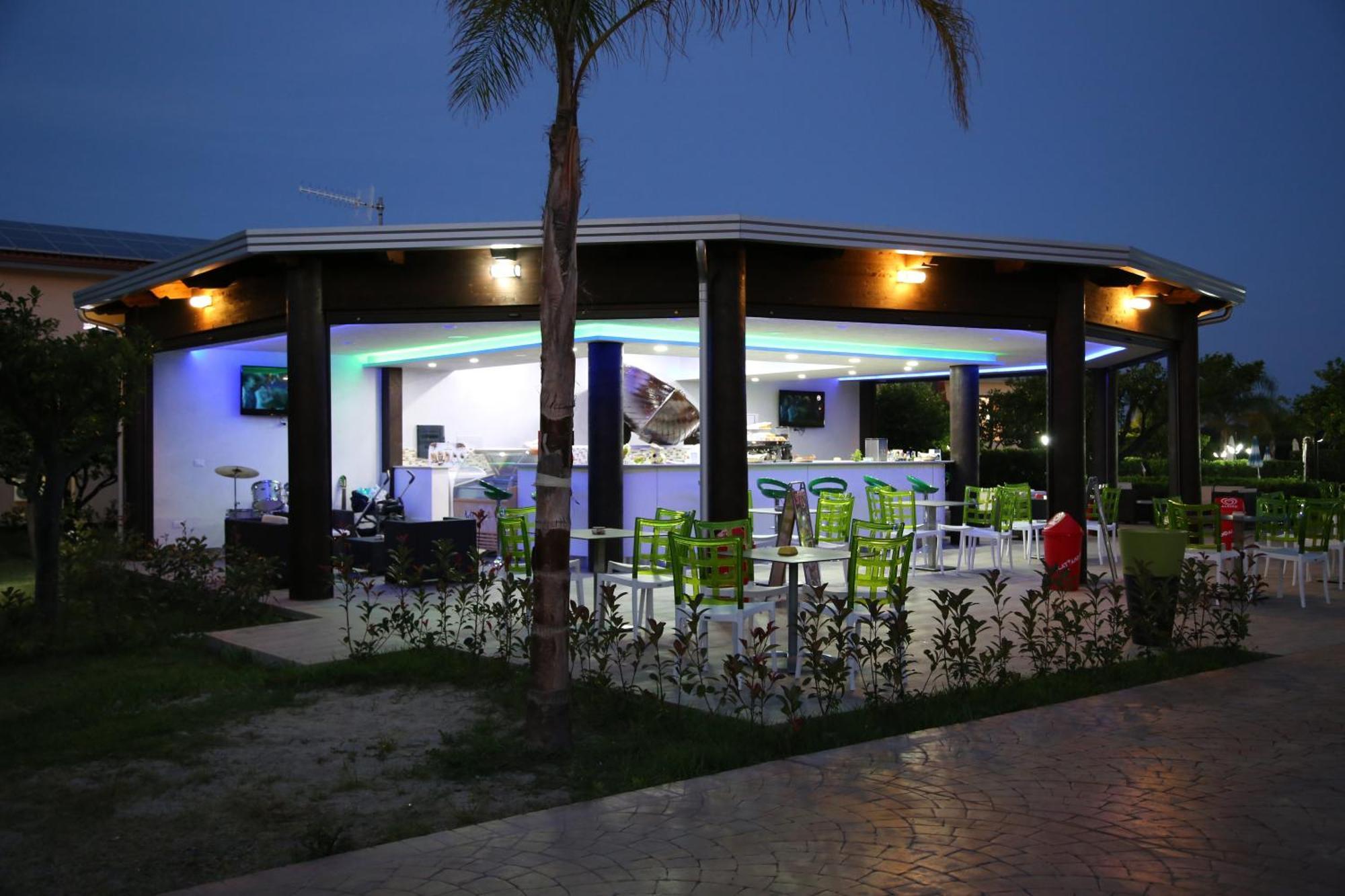 Club Esse Aquilia Beach Village Badolato Marina Dış mekan fotoğraf